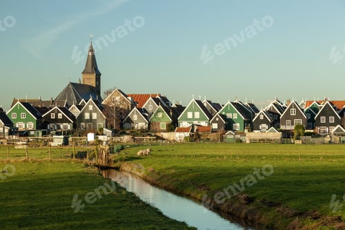 Preview: Beautiful shot of houses in the village of marken in netherlands
