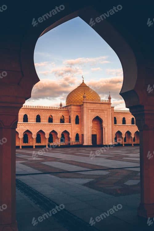 Preview: Beautiful White Mosque at Sunset.