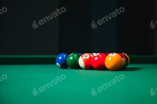 Preview: Snooker ball on snooker table