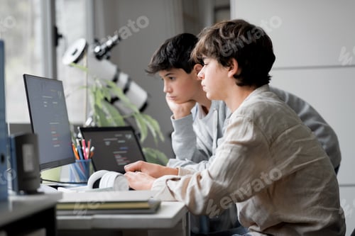 Preview: Students using computers in the lab