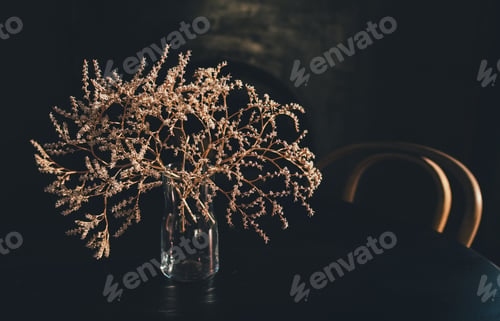 Preview: Dry flowers composition on the wooden table.