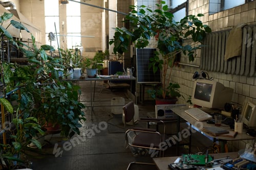 Preview: Post-apocalyptic Shelter In Abandoned Factory