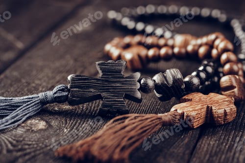 Preview: wooden cross on wood background