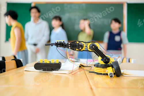 Preview: STEM Class, Teacher and students in basic engineering classroom