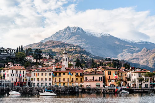 Preview: Colorful buildings of the town of Menaggio. Lake Como, Italy