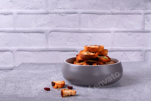 Preview: Rusks with dried cranberries and pistachios