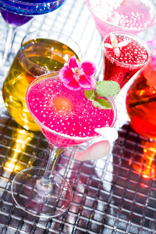 Preview: Molecular mixology - Cocktail with caviar