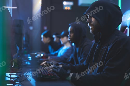 Preview: Young hackers using computers