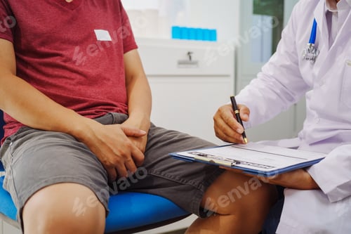 Preview: A man consults a doctor in a hospital for male urinary tract infection.doctor advises on symptoms