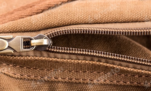Preview: Bag with open zipper