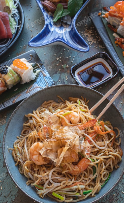 Preview: yakisoba dish served in a bowl