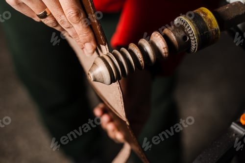 Preview: Leather edge finishing and polishing process in production factory