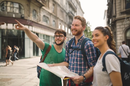 Preview: Happy traveling tourists sightseeing