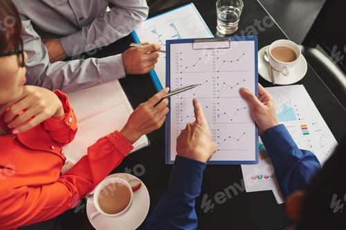 Preview: Analyzing business chart
