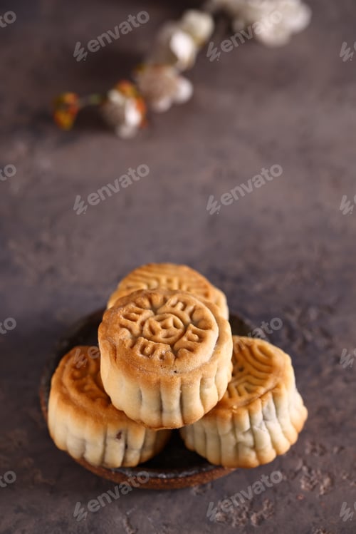 Preview: moon cakes tradition treat for the holidays