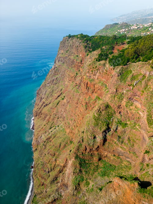 Preview: Aerial view of a cliff overlooking the vast ocean expanse. Madeira, Portugal