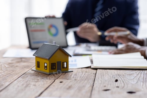 Preview: Real estate brokerage agent Deliver a sample of a model house to the customer, mortgage loan agreeme