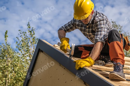 Preview: Caucasian Professional Roof Contractor