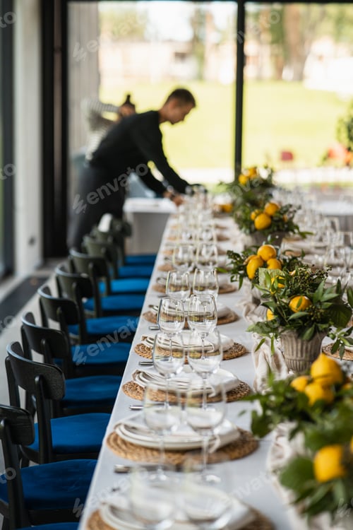 Preview: Decorated wedding banquet hall in classic style.