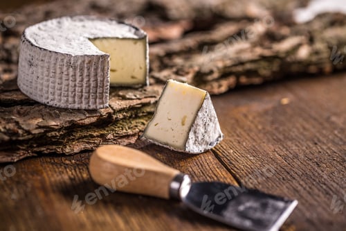 Preview: Fresh brie cheese