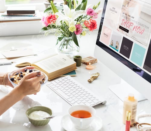 Preview: Online Shopping Sales Discount Concept