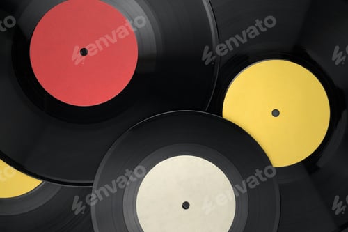 Preview: Heap of different vinyl records with blank labels.