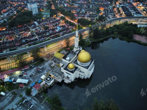 Preview: Aerial shot of The Puchong Perdana Mosque near Puchong Lake in Malaysia.