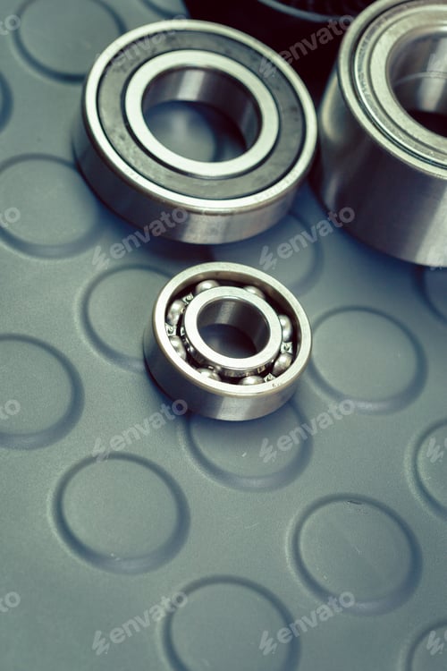 Preview: Set of steel ball bearings