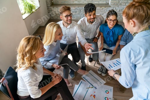 Preview: Group of multinational business people develop themselves in business training, meeting in office