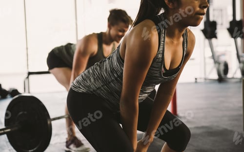 Preview: Active people make functional training in the gym