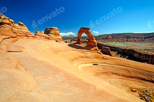Preview: Delicate Arch in the Desert