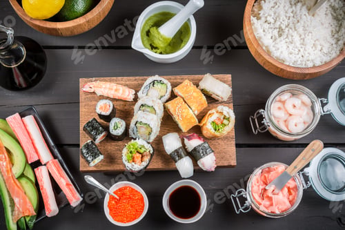 Preview: Sushi with fresh ingredients