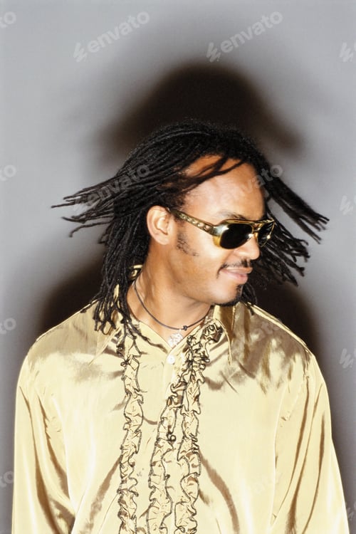 Preview: Man with dreadlocks