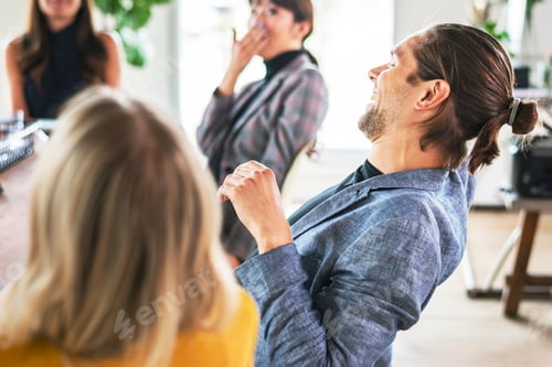 Preview: Casual people in a meeting