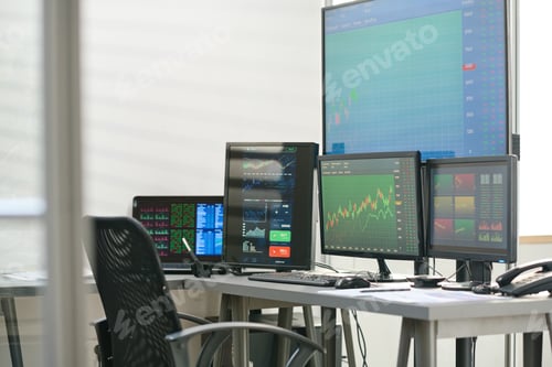 Preview: Financial Data on Computer Screens in Office Setting