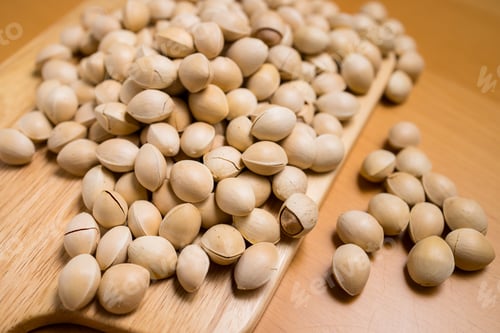 Preview: Seed pile of ginkgo biloba seed nut
