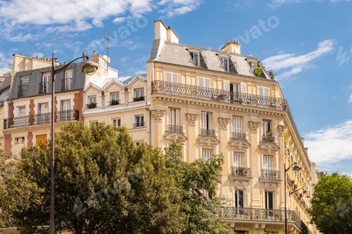 Preview: Paris, typical facade and windows