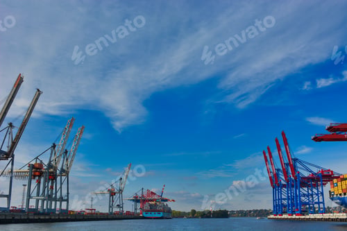 Preview: Beautiful view of the construction site along the river in Hamburg, Germany