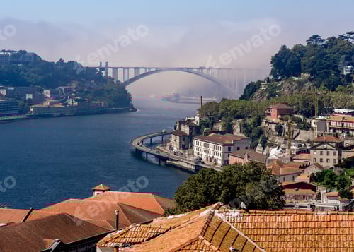 Preview: Fog arriving in the city