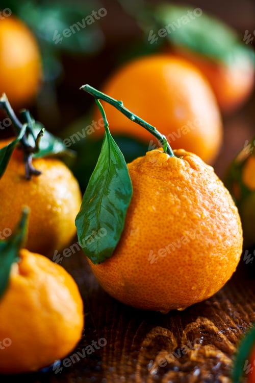 Preview: pile of oranges on wooden table
