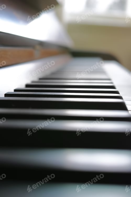 Preview: Black and white piano keys