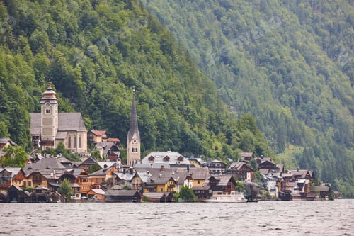 Preview: Picturesque village of Hallstatt. Forest and lake landsape. Upper Austria