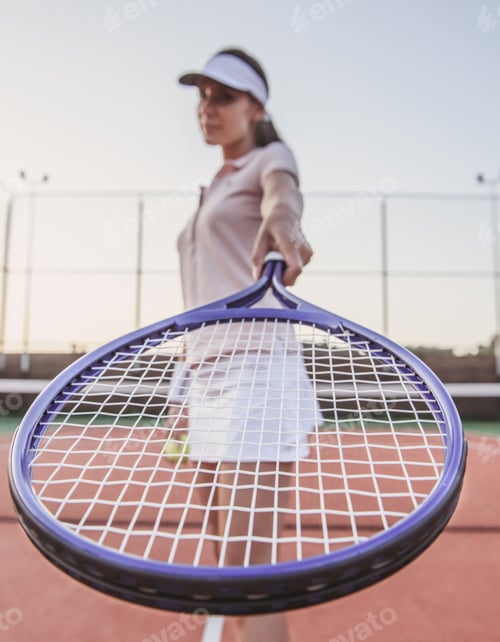 Preview: Girl playing tennis