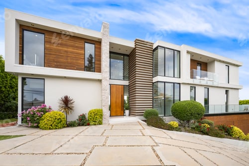 Preview: Contemporary house with outdoor view and stylish patio furniture