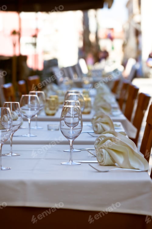 Preview: Cozy Restaurant tables ready for service