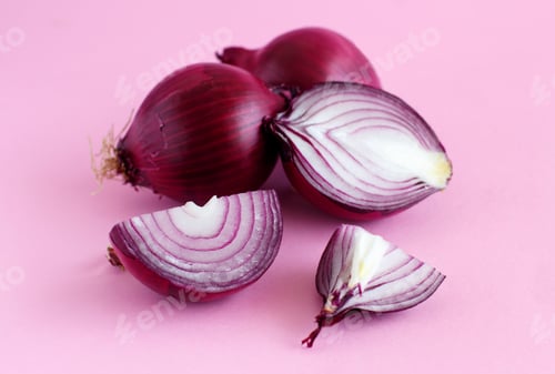 Preview: Purple onion on a light pink background