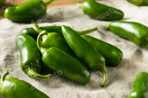 Preview: Raw green Organic Jalapeno Peppers