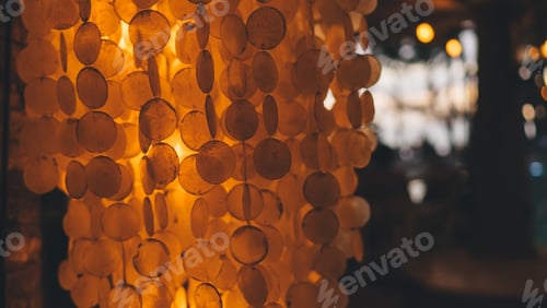 Vista previa: Creative chandelier hanging in dark room