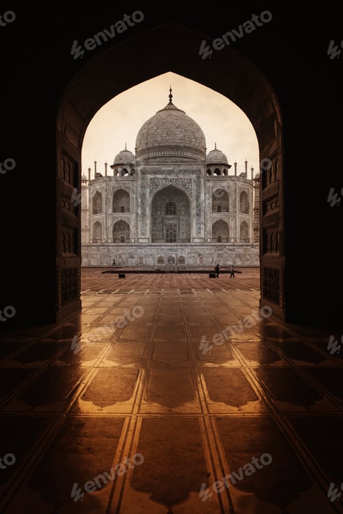 Preview: The Taj Mahal in Agra, India