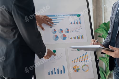 Preview: The sales department is having a monthly summary meeting to bring it to the department manager, they